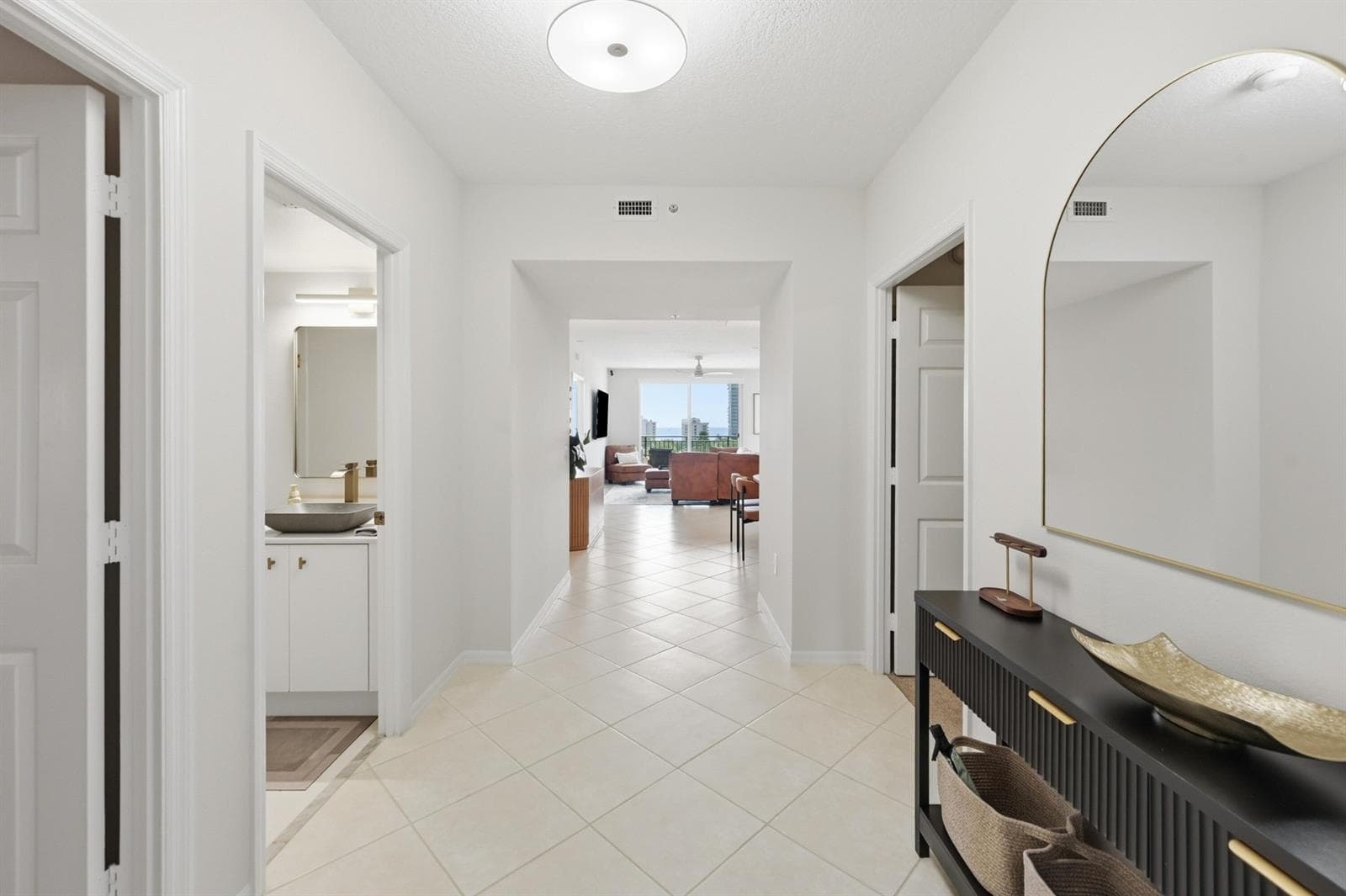 2880 NE 14th Street Causeway 804 photo 5