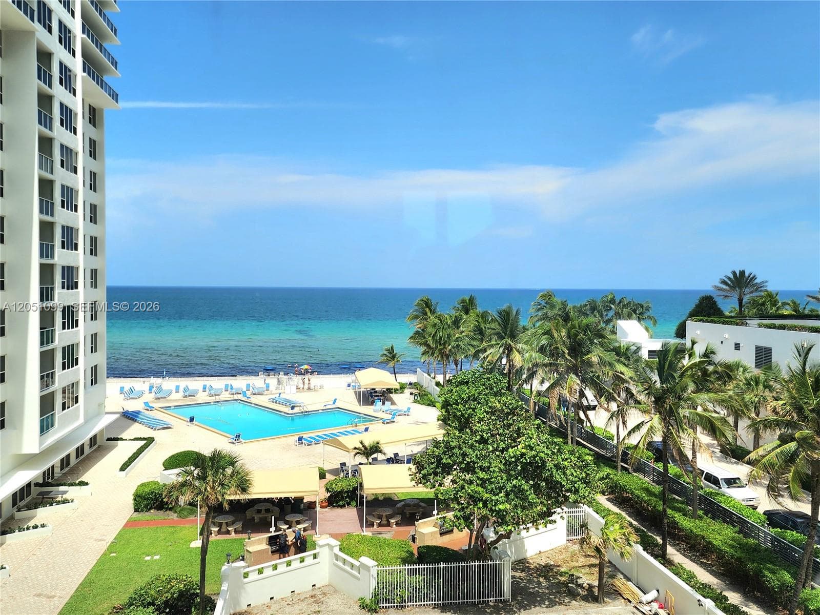 3505 S Ocean Dr 521 photo 1