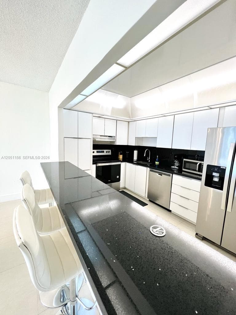 19370 Collins Ave 918 photo 10