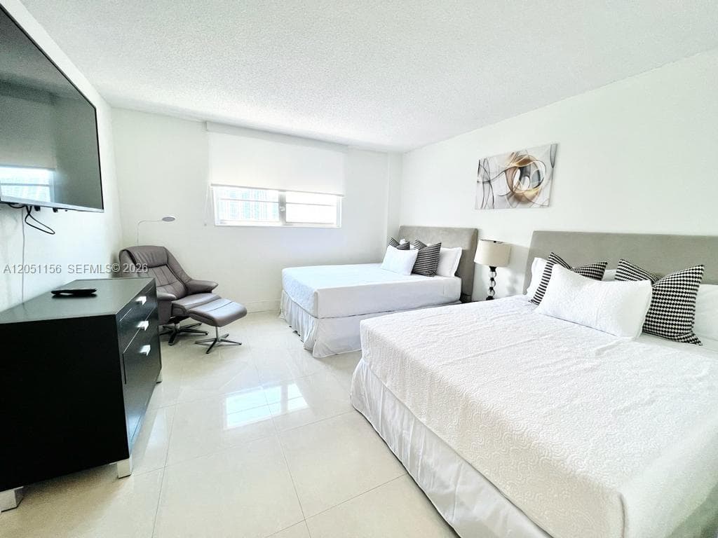 19370 Collins Ave 918 photo 11