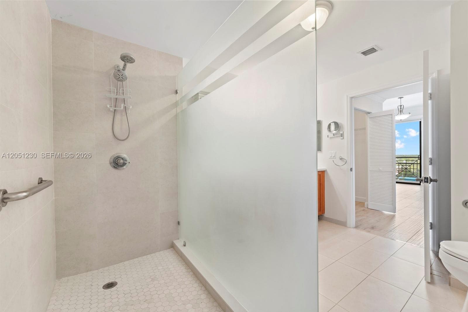702 photo 16