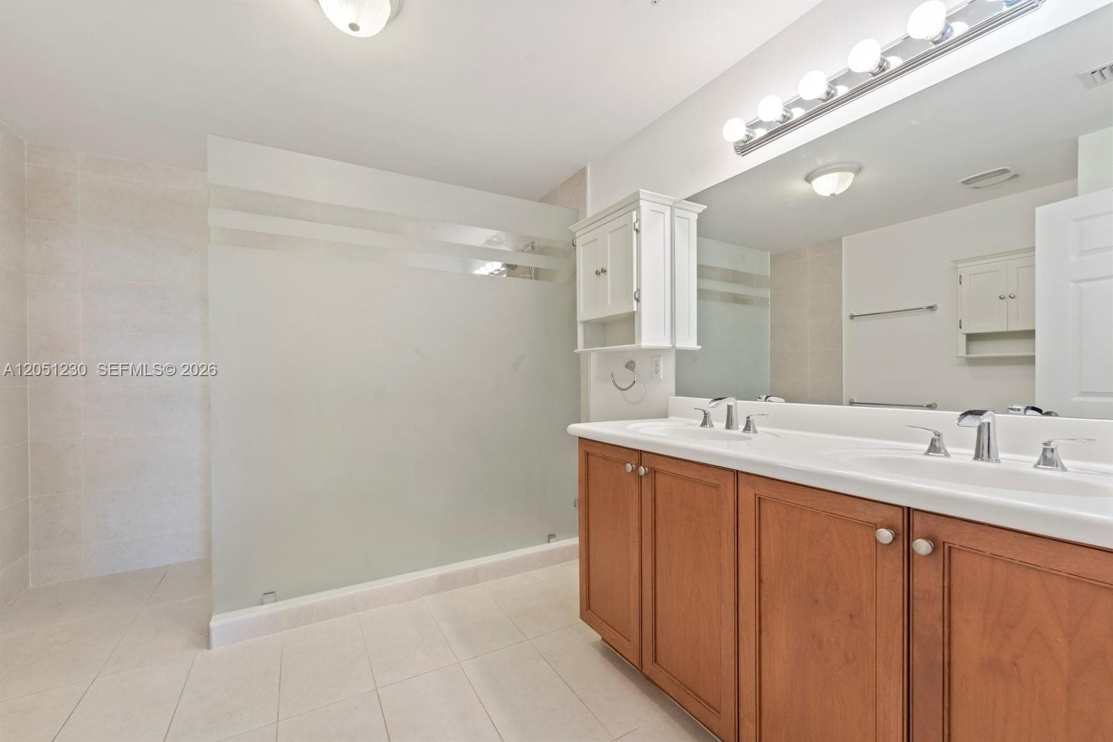 702 photo 15
