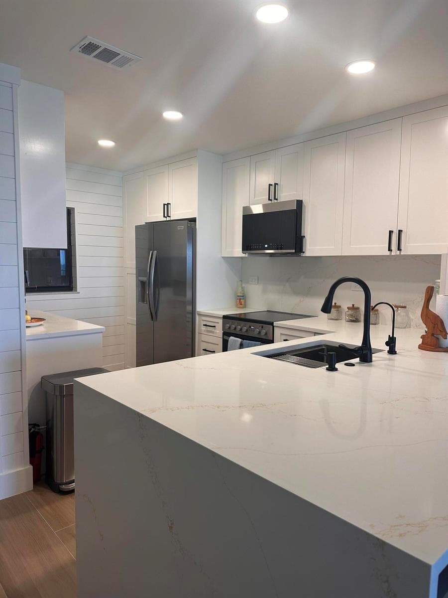 7430 S Ocean Drive 319 photo 24