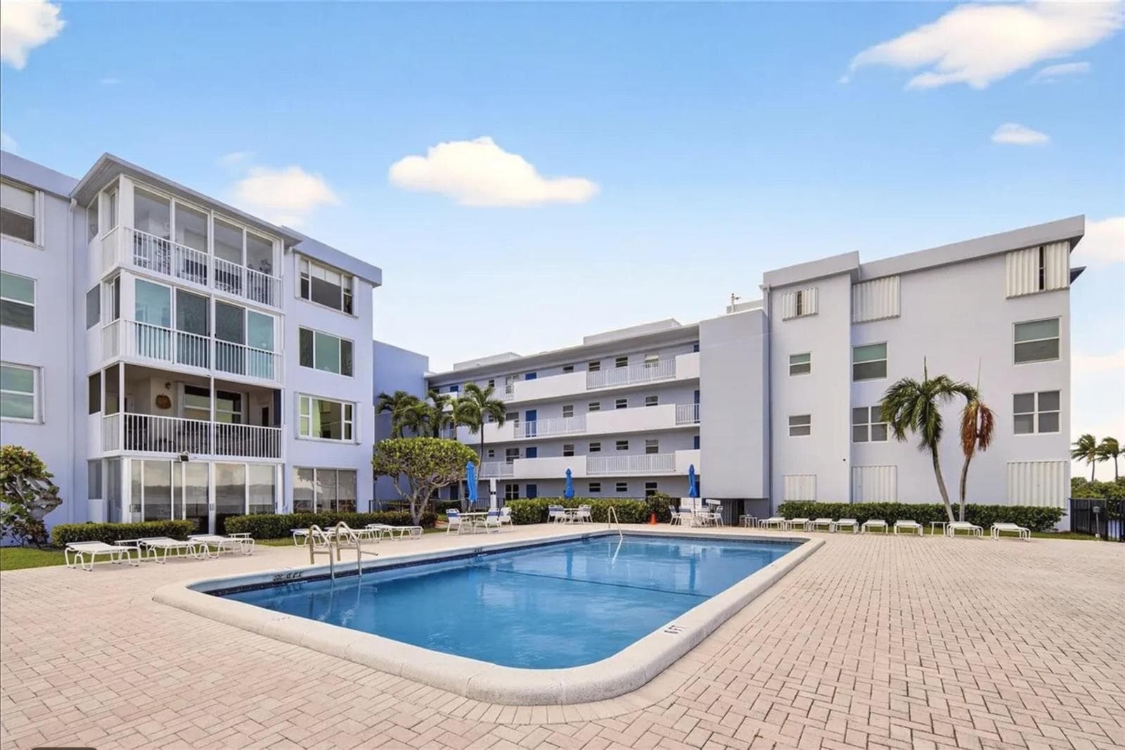 1820 New Palm Way 306 photo 1