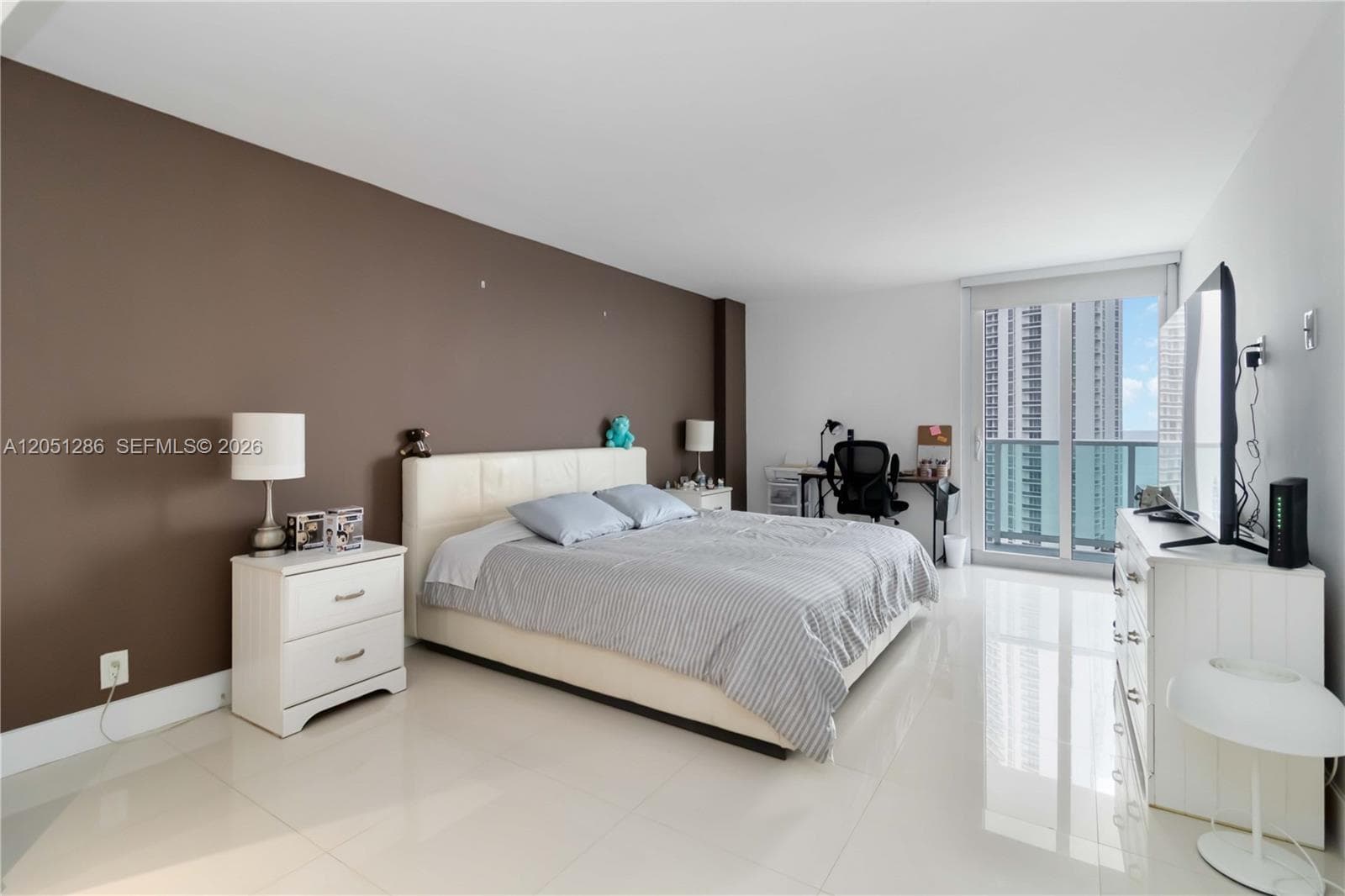 100 Bayview Dr 2014 photo 6