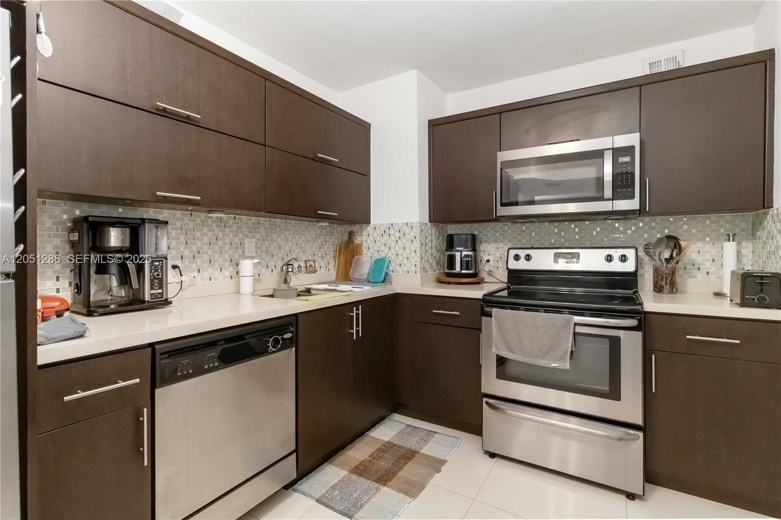 100 Bayview Dr 2014 photo 12