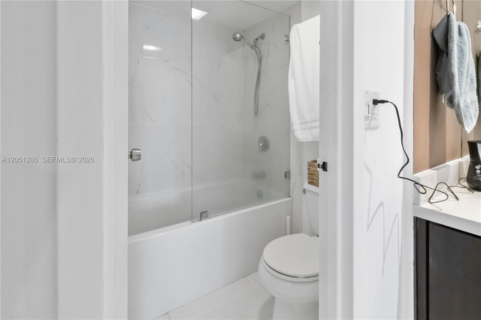 100 Bayview Dr 2014 photo 22