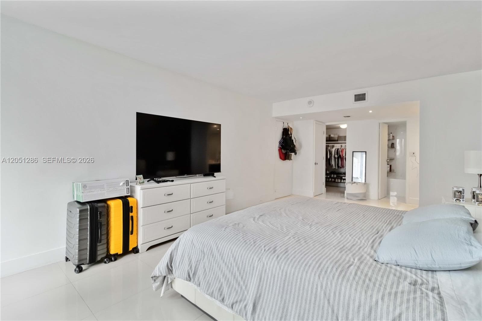 100 Bayview Dr 2014 photo 9