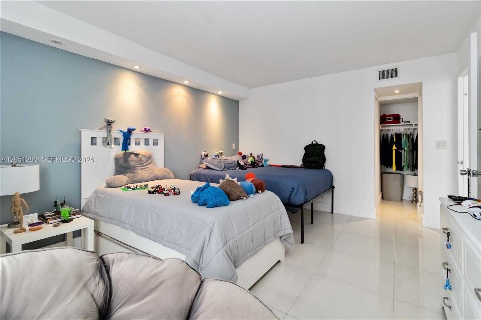 100 Bayview Dr 2014 photo 8