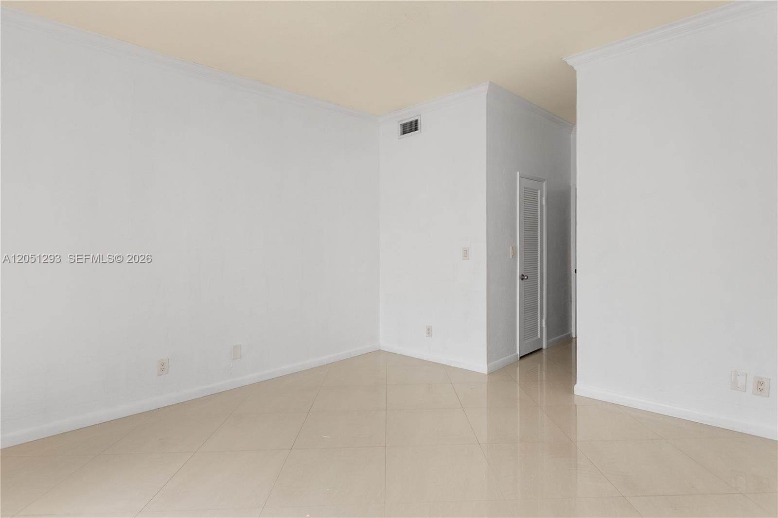 19390 Collins Ave PH-17 photo 23