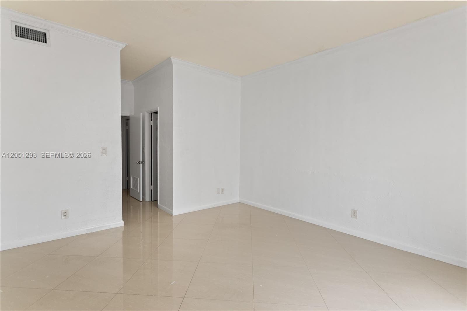 19390 Collins Ave PH-17 photo 24