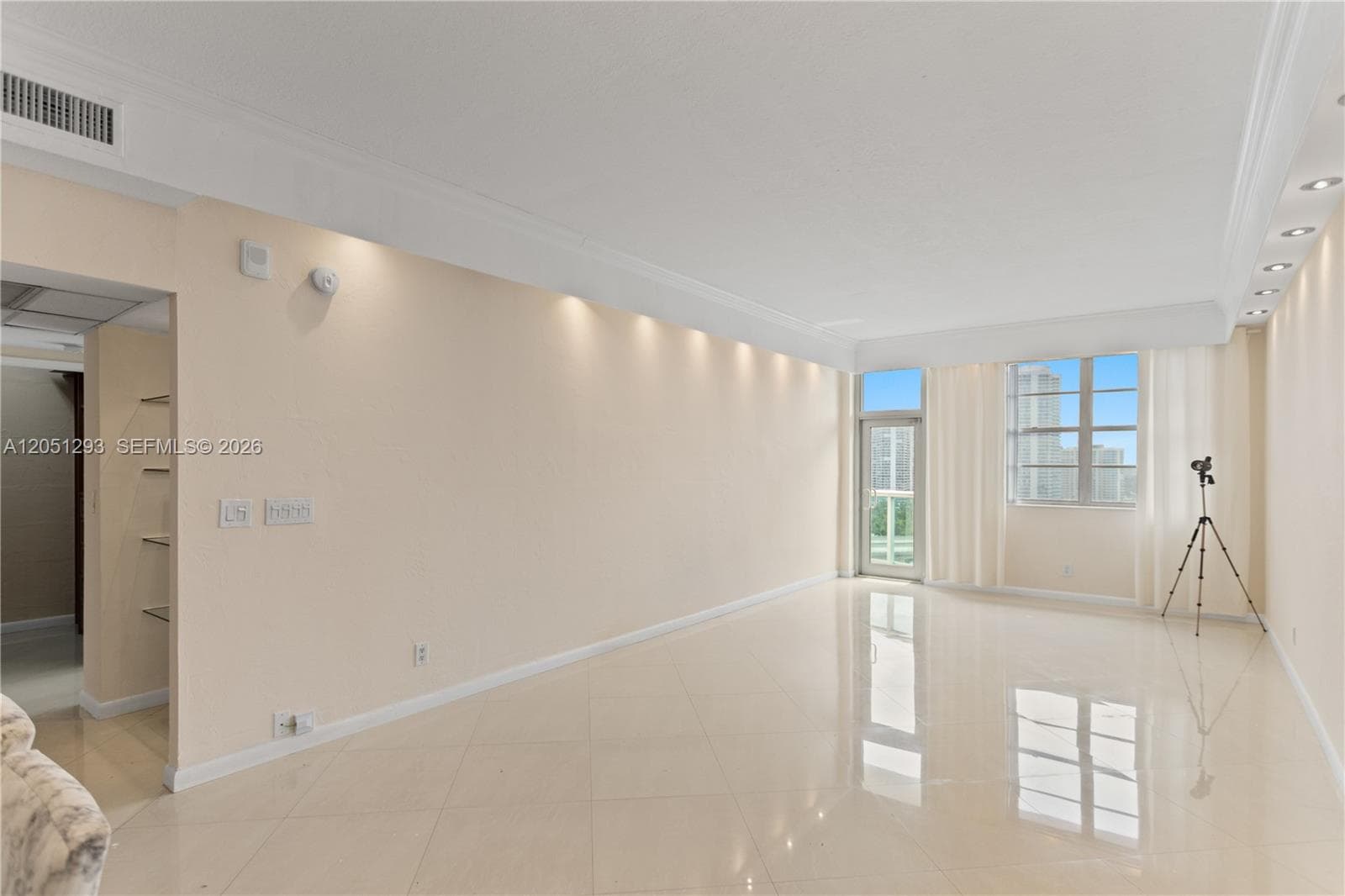 19390 Collins Ave PH-17 photo 11