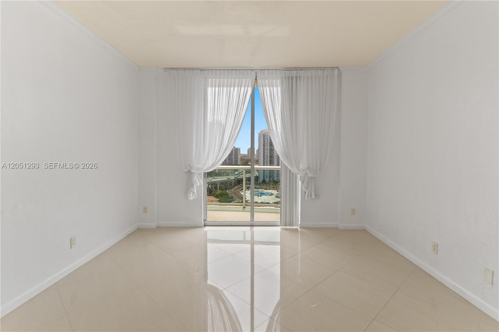 19390 Collins Ave PH-17 photo 21