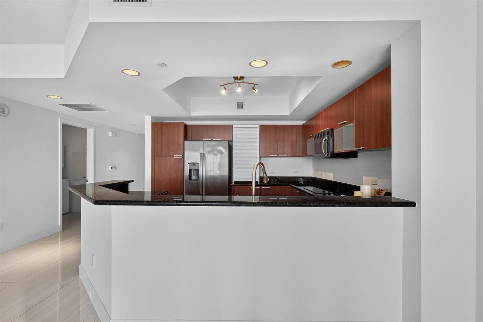 2650 Lake Shore Drive 1005 photo 9