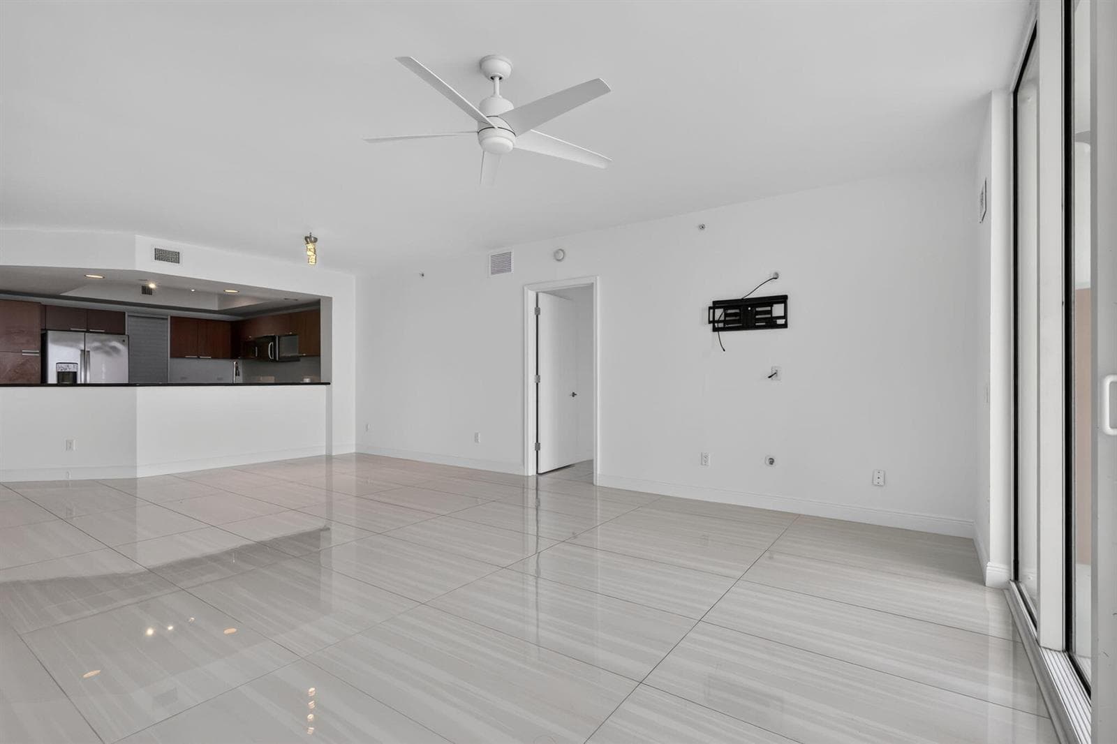 2650 Lake Shore Drive 1005 photo 14