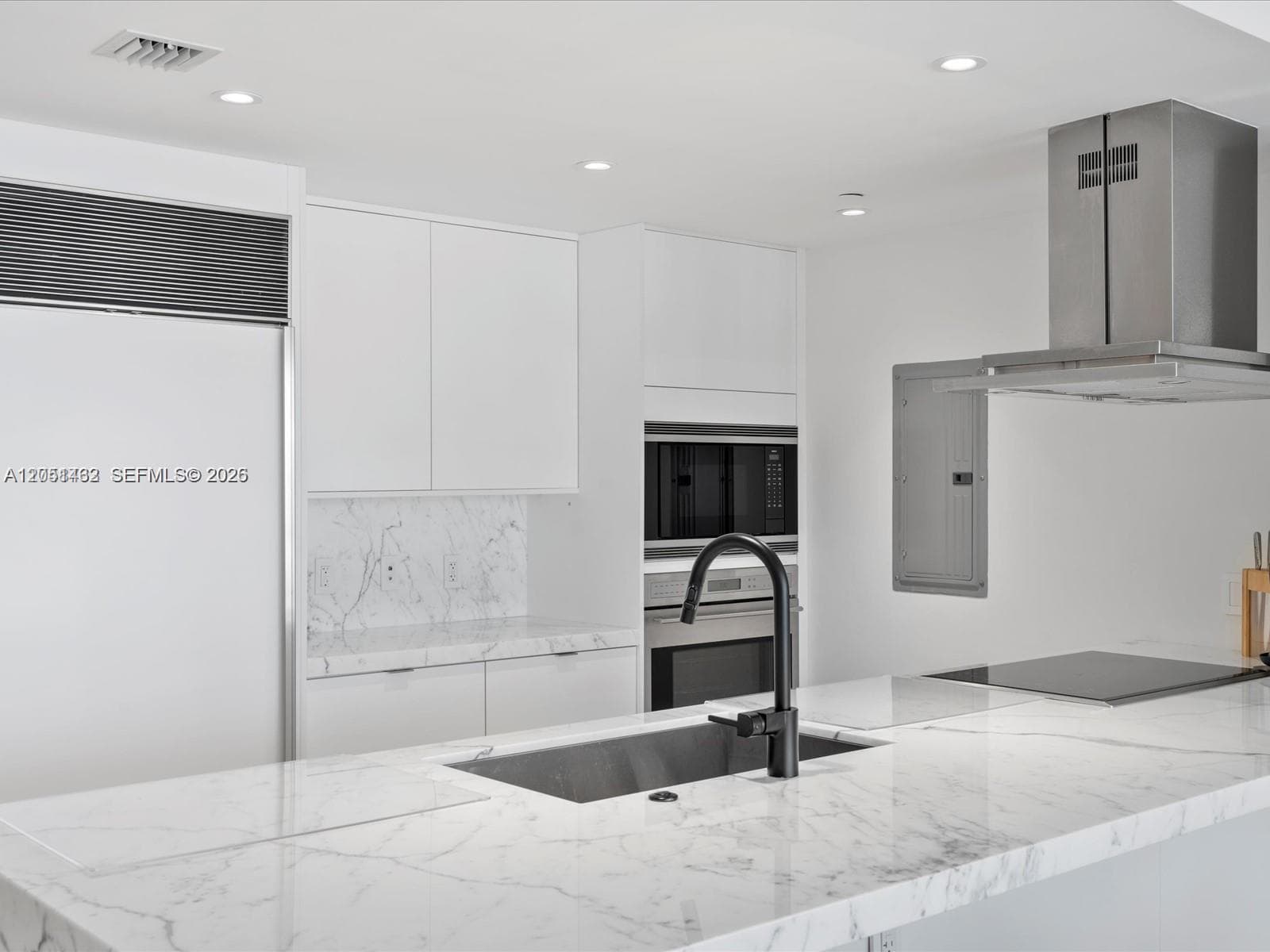 495 Brickell Ave 2305 photo 7