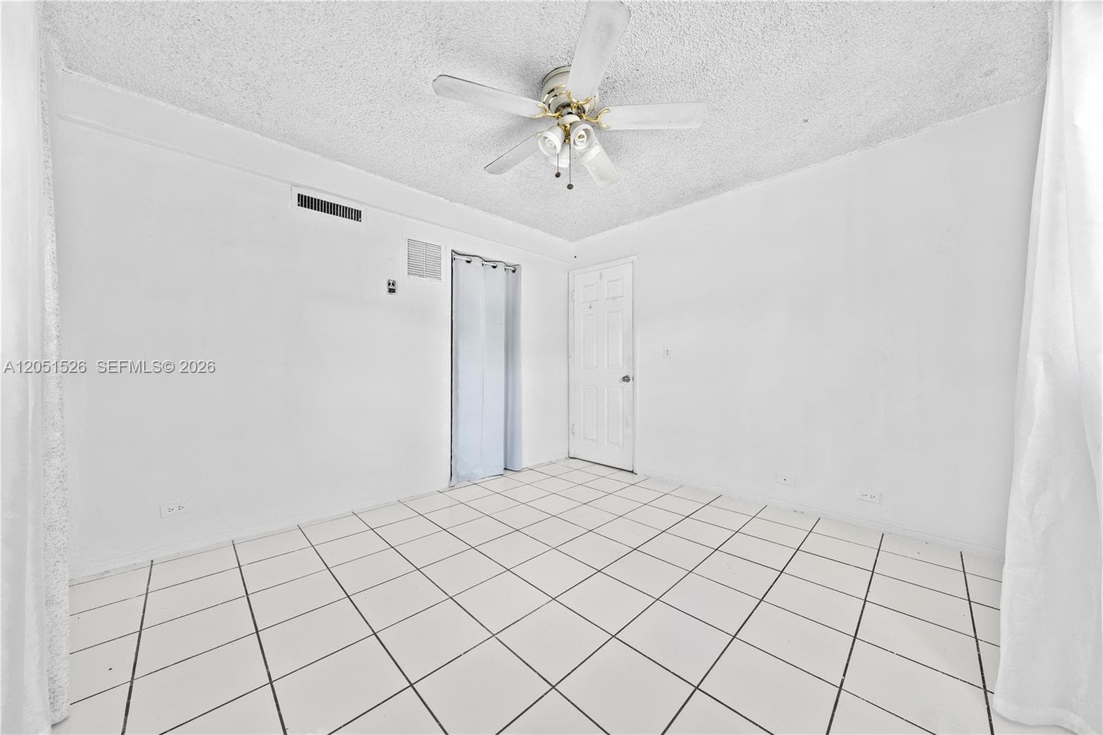 1610 NW N River Dr 201 photo 13
