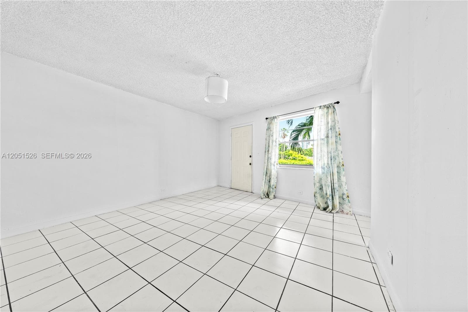 1610 NW N River Dr 201 photo 8