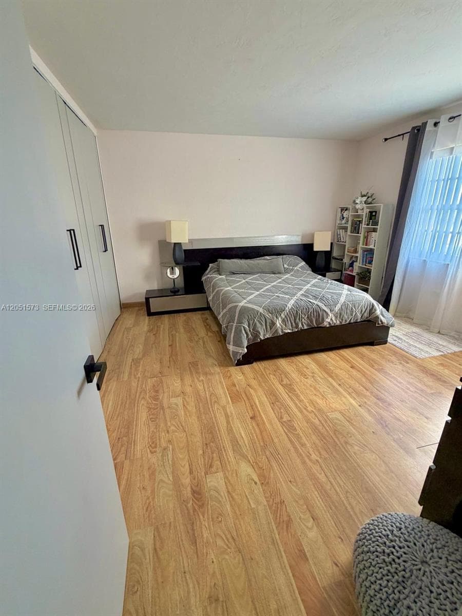 3111 N Ocean Dr 401 photo 18