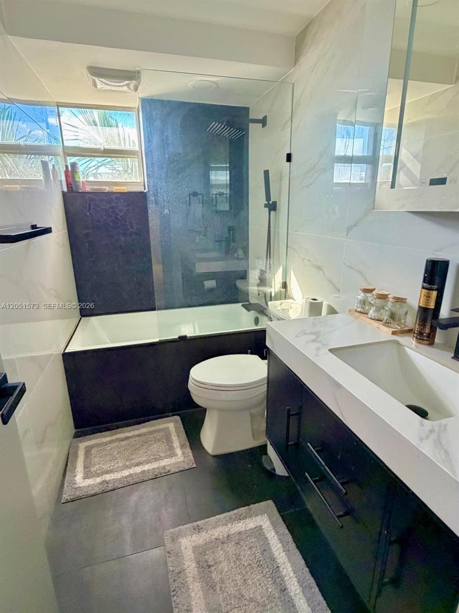 3111 N Ocean Dr 401 photo 19