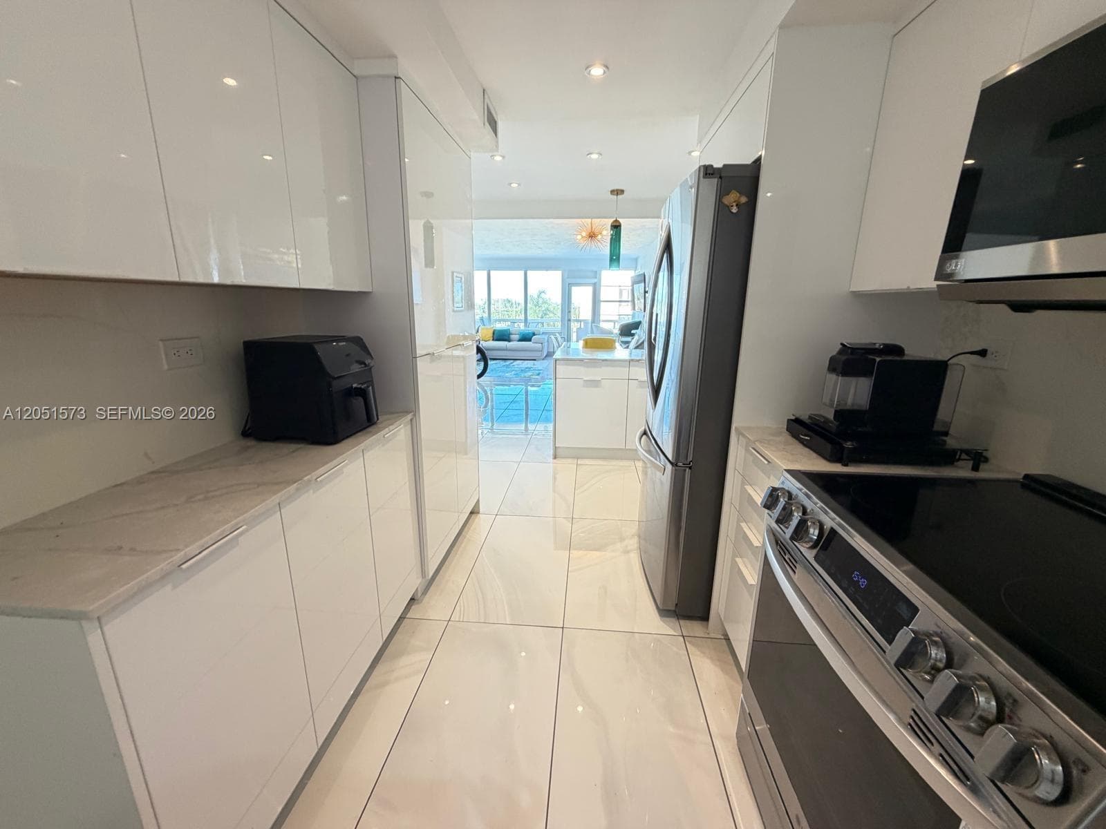 3111 N Ocean Dr 401 photo 8
