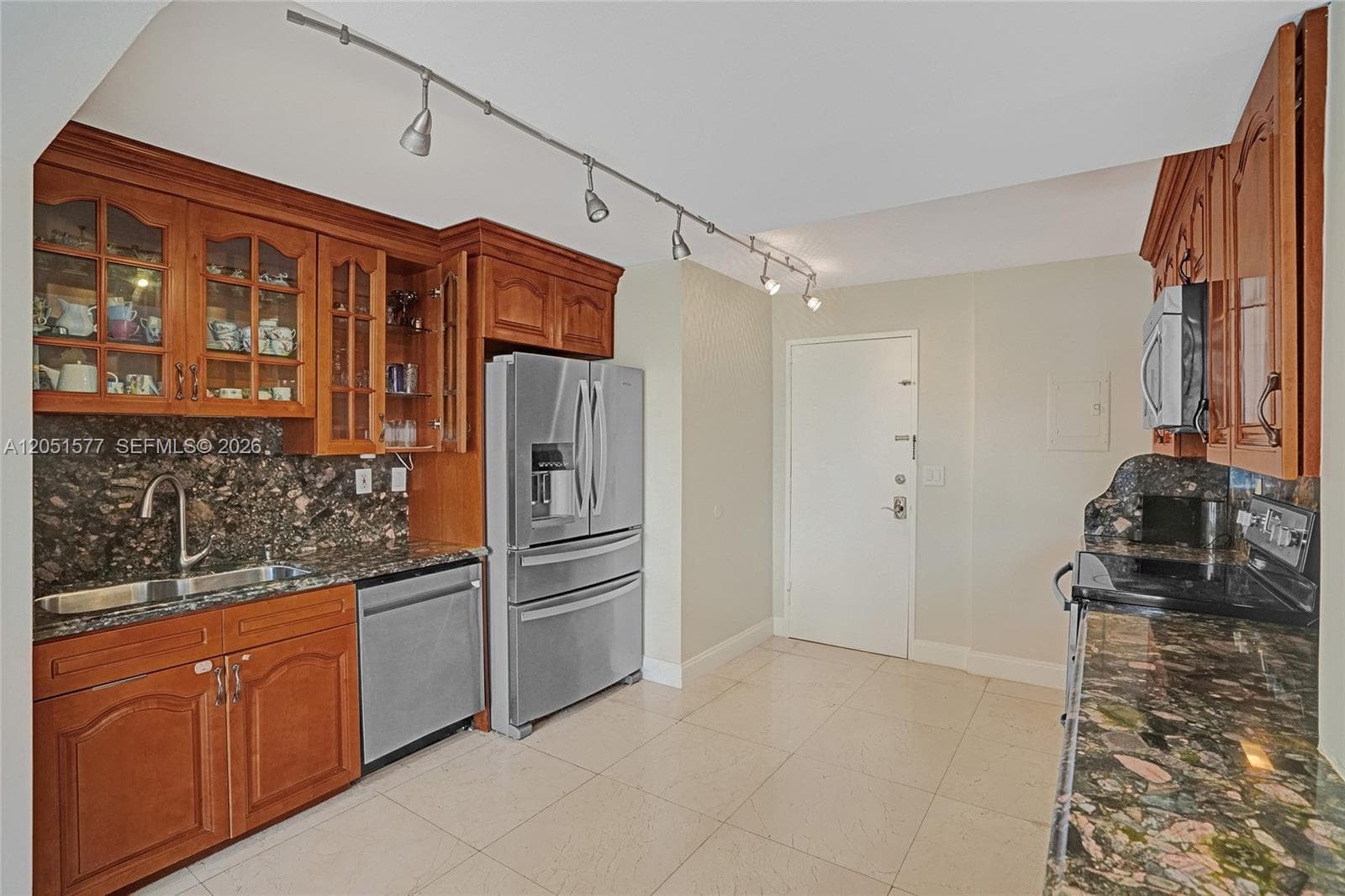 9800 W Bay Harbor Dr 309 photo 15