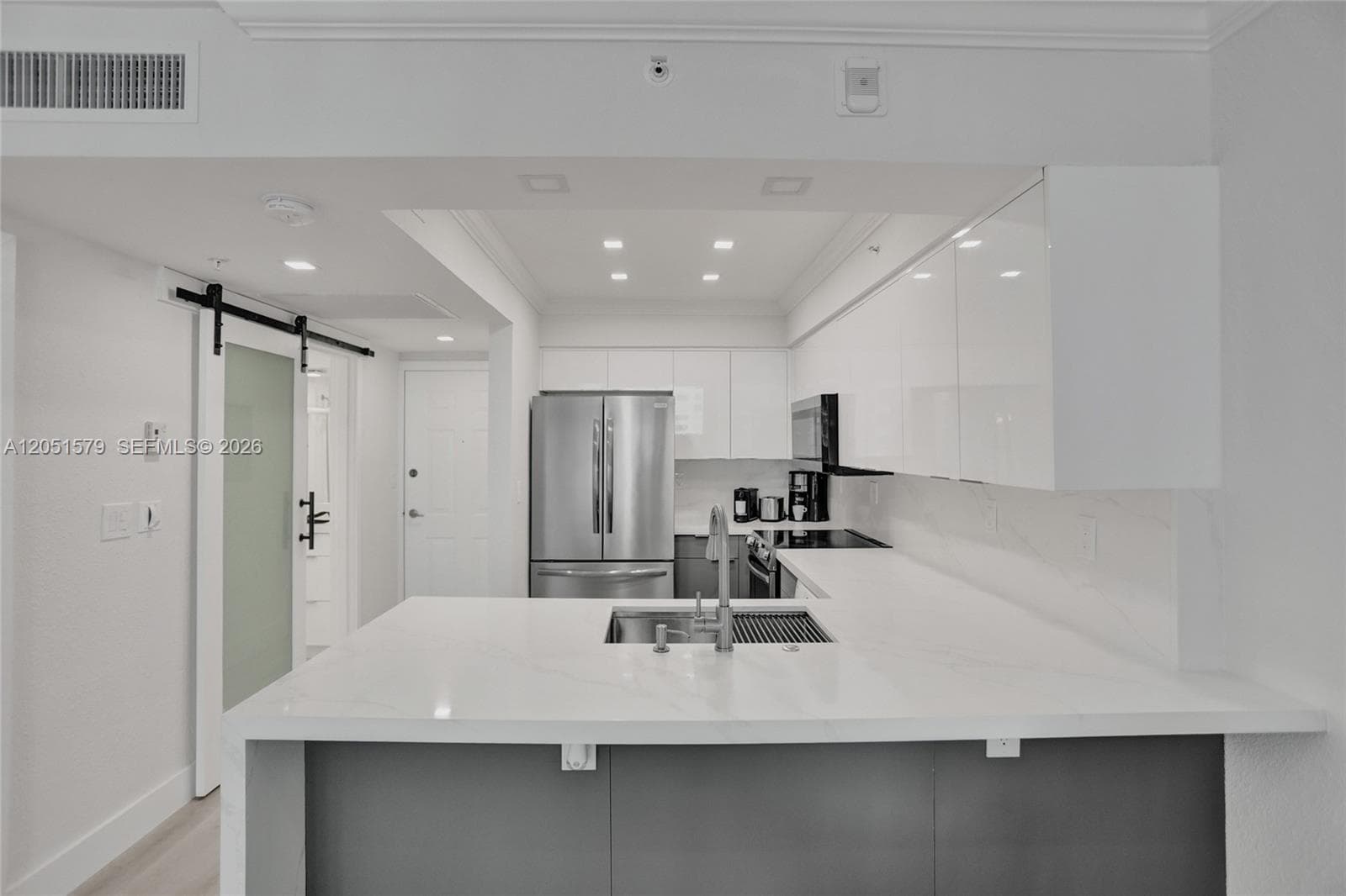 2501 S Ocean Dr 704 (available now) photo 9