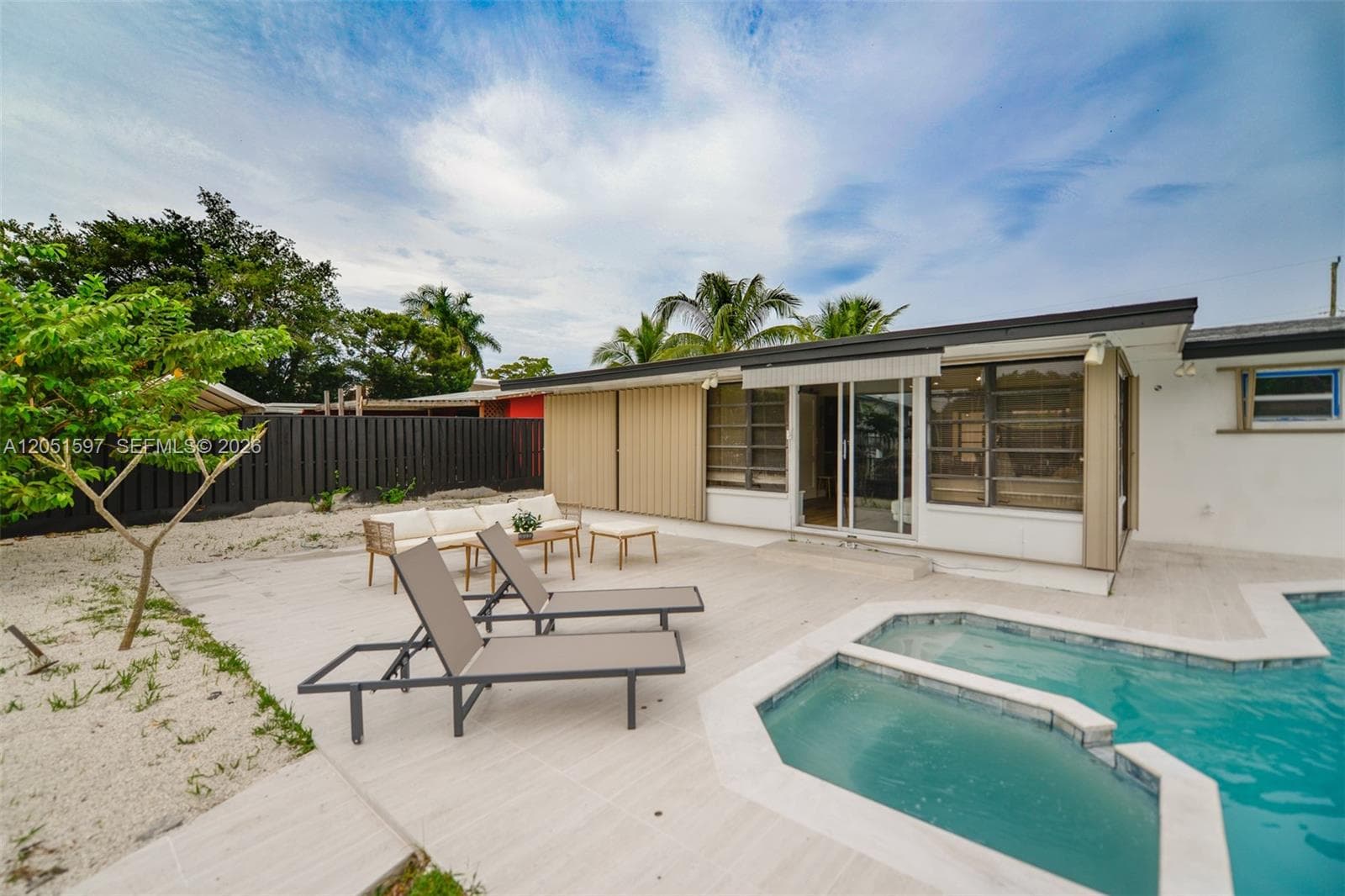 2443 Tortugas Ln photo 4