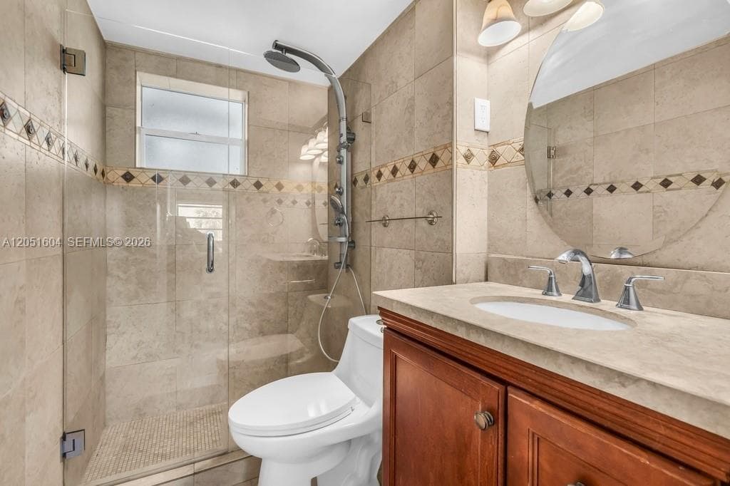 220 Kings Point Dr 314 photo 15