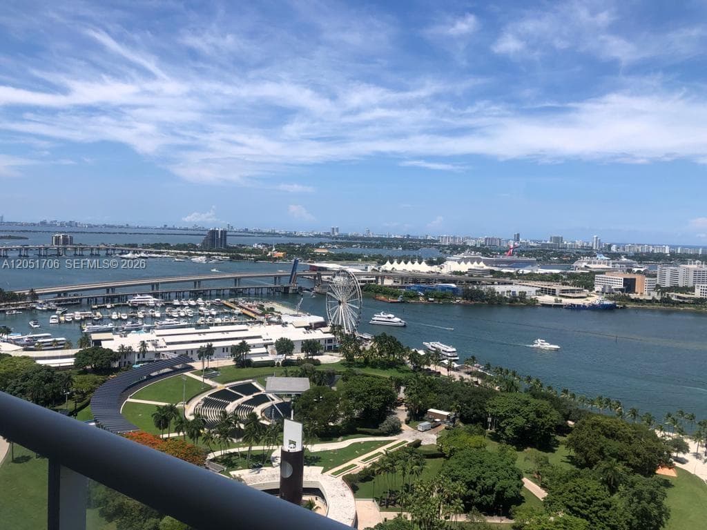 50 Biscayne Blvd 2810 photo 5