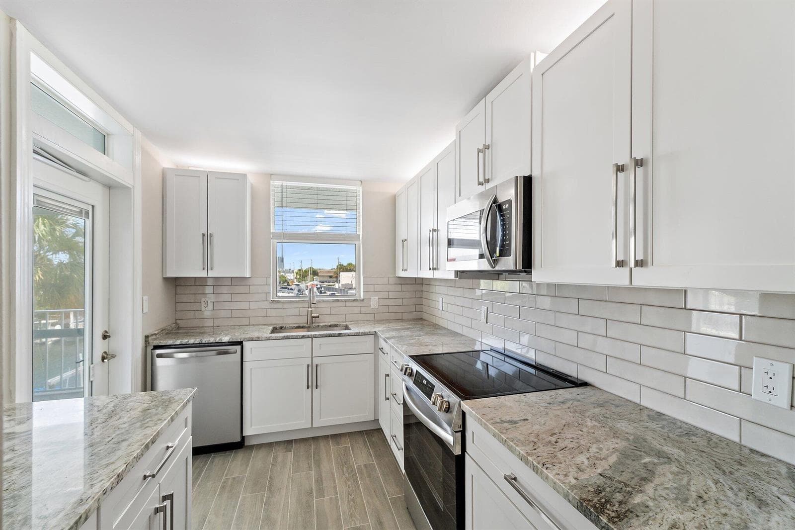 108 Paradise Harbour Boulevard 314 photo 12