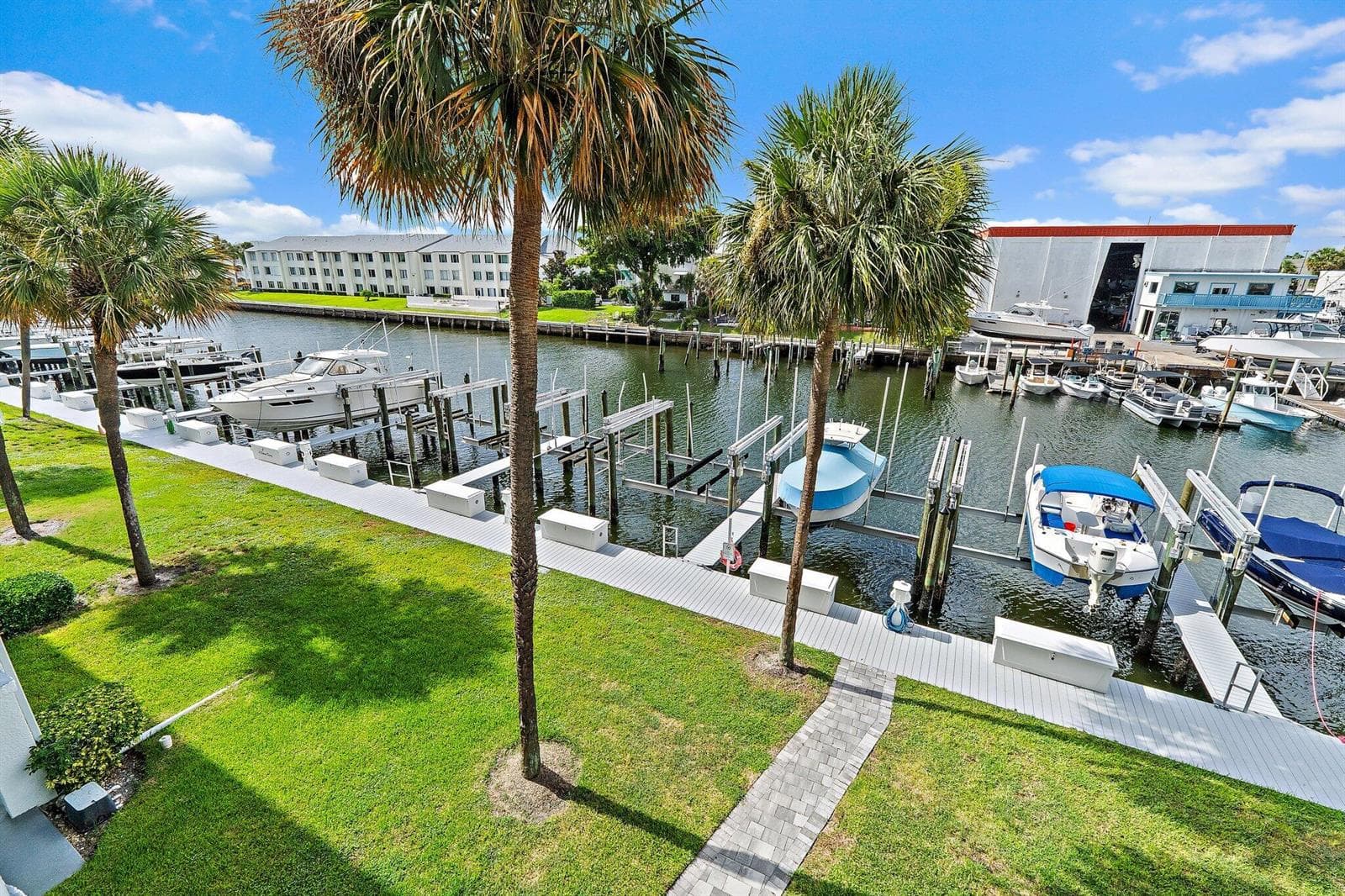 108 Paradise Harbour Boulevard 314 photo 1