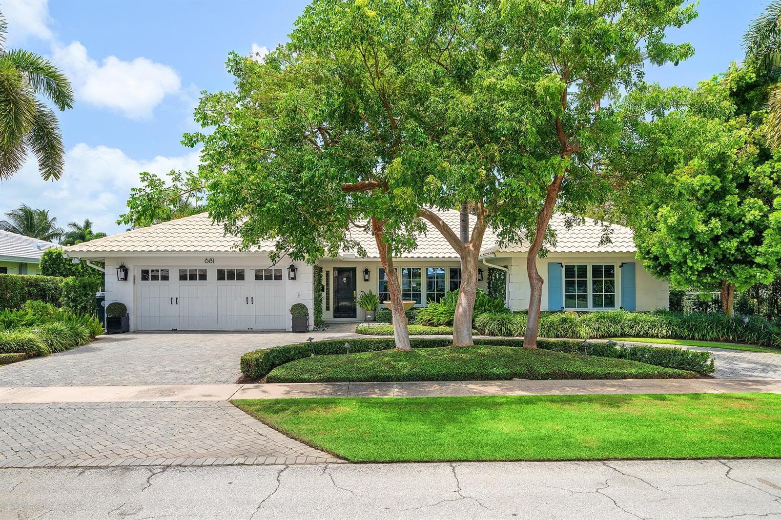 681 SW Elm Tree Lane photo 4