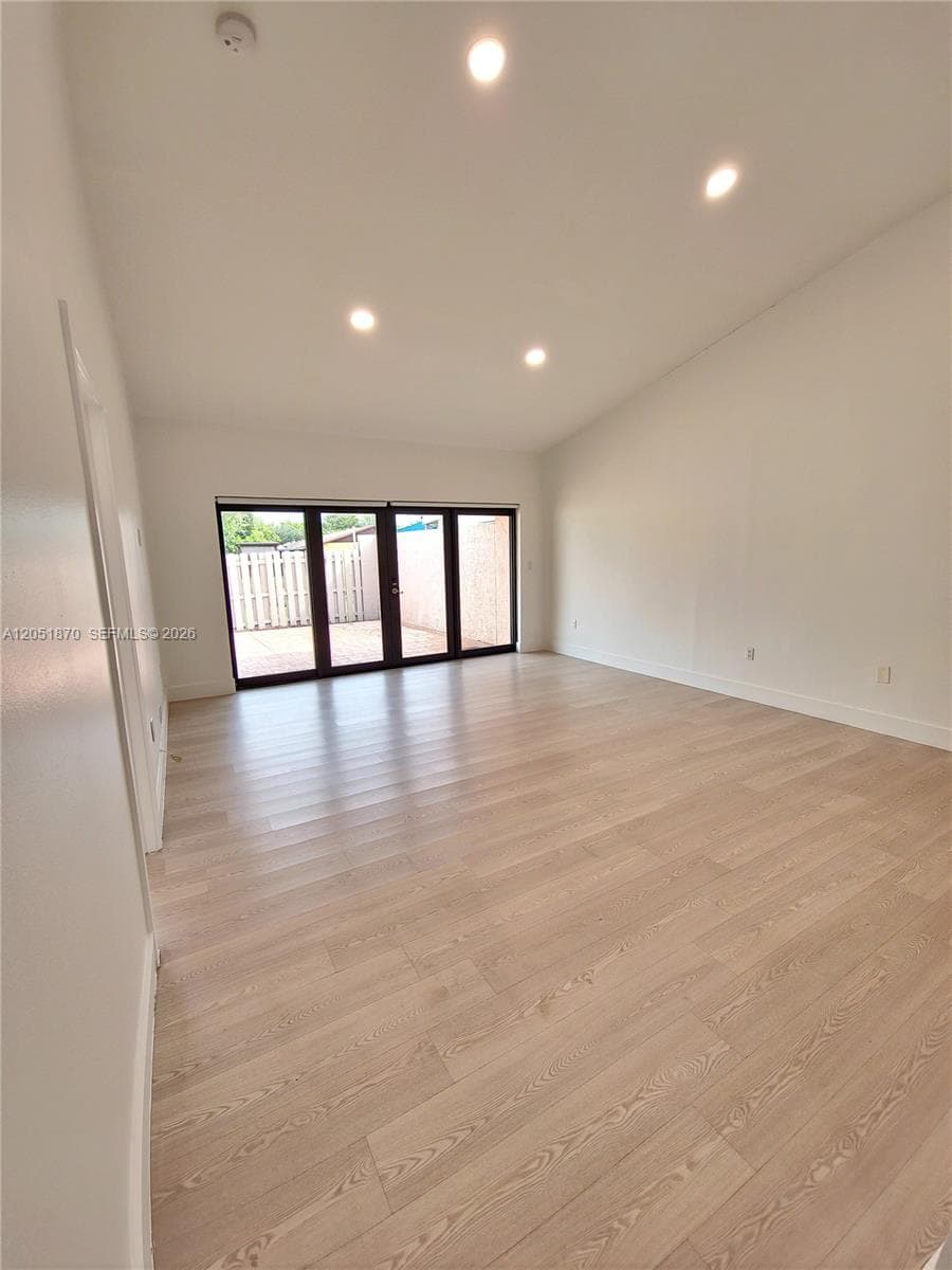 14702 SW 63rd Ln photo 6
