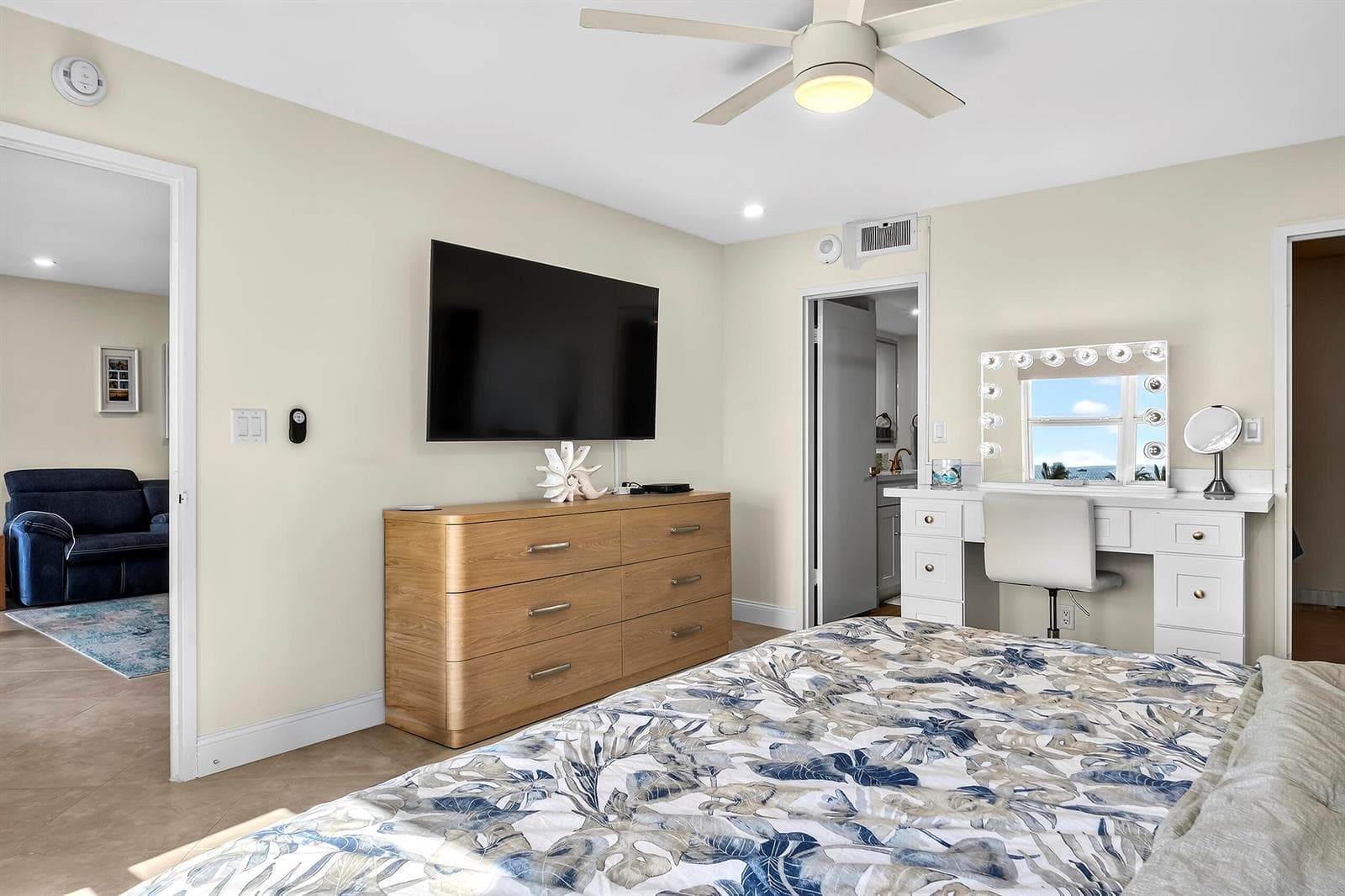 111 N Pompano Beach Boulevard 611 photo 16