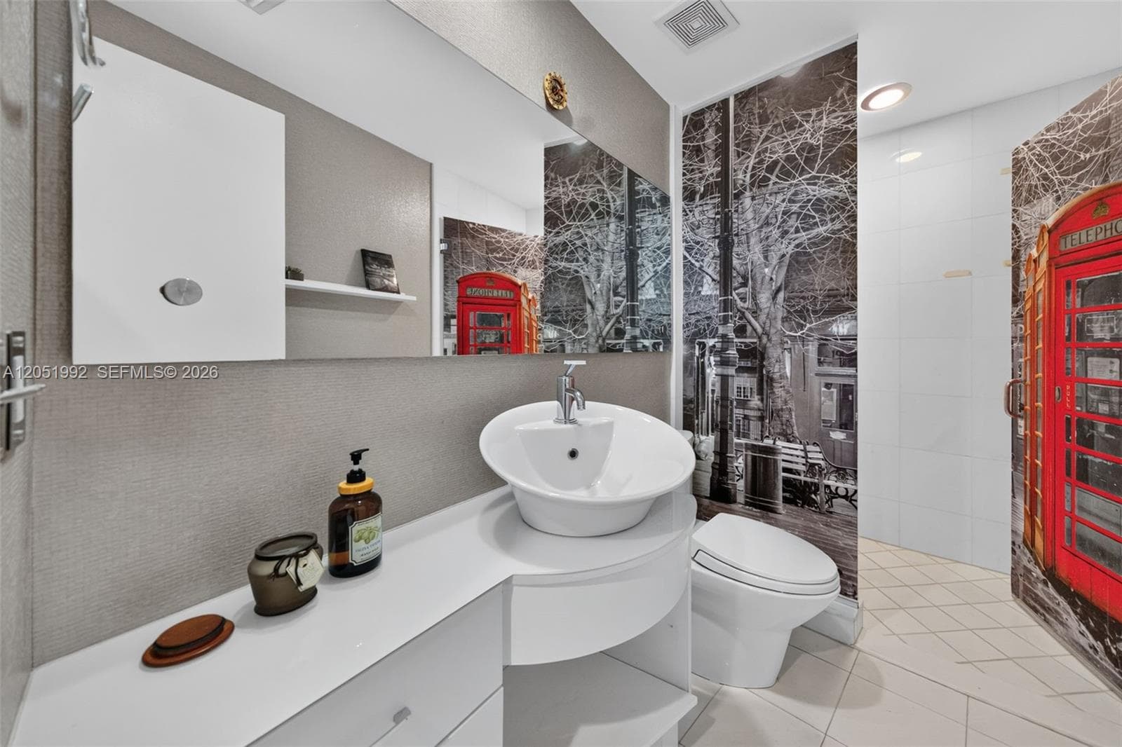 2950 NE 188th St 406 photo 2
