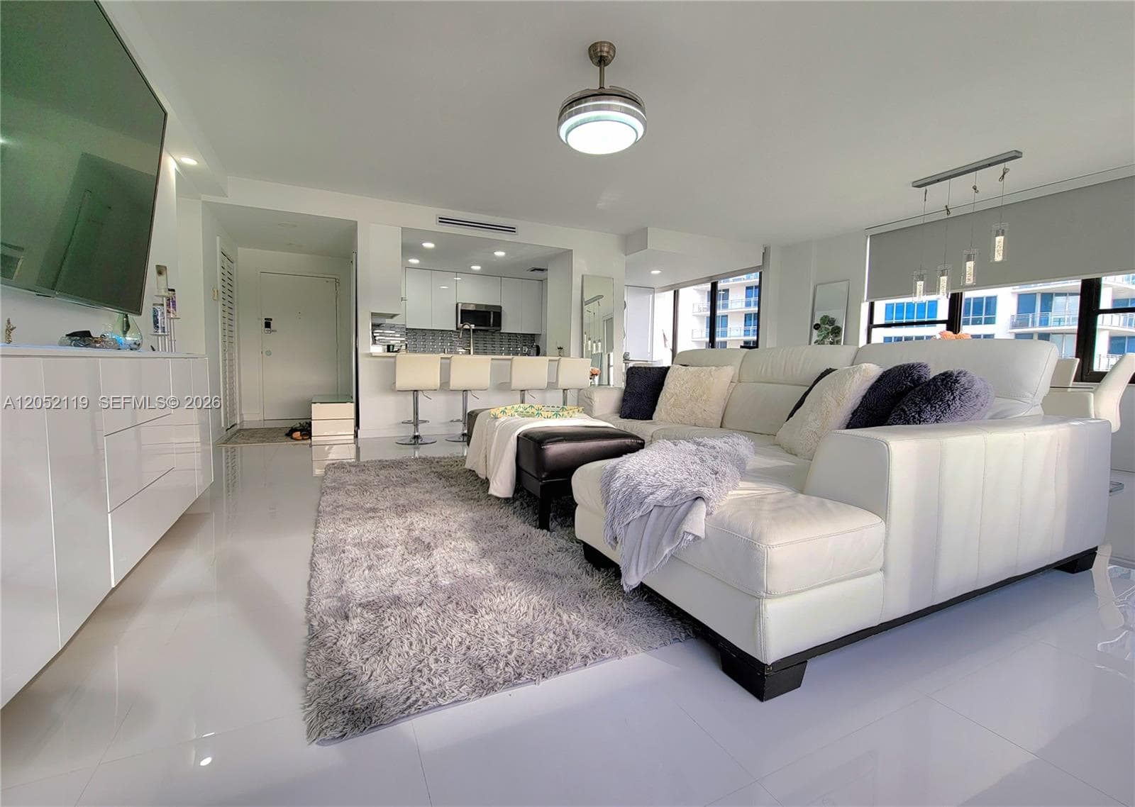 3505 S Ocean Dr 901 photo 9