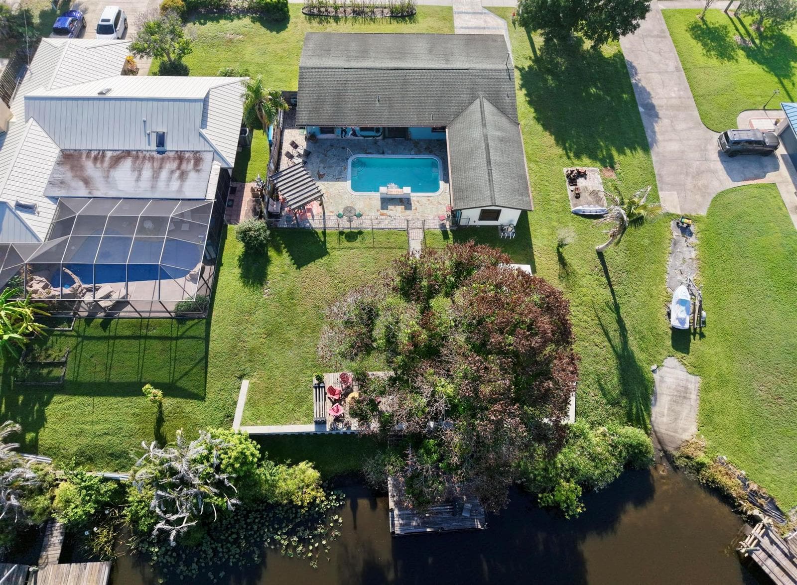 220 Riomar Drive photo 3