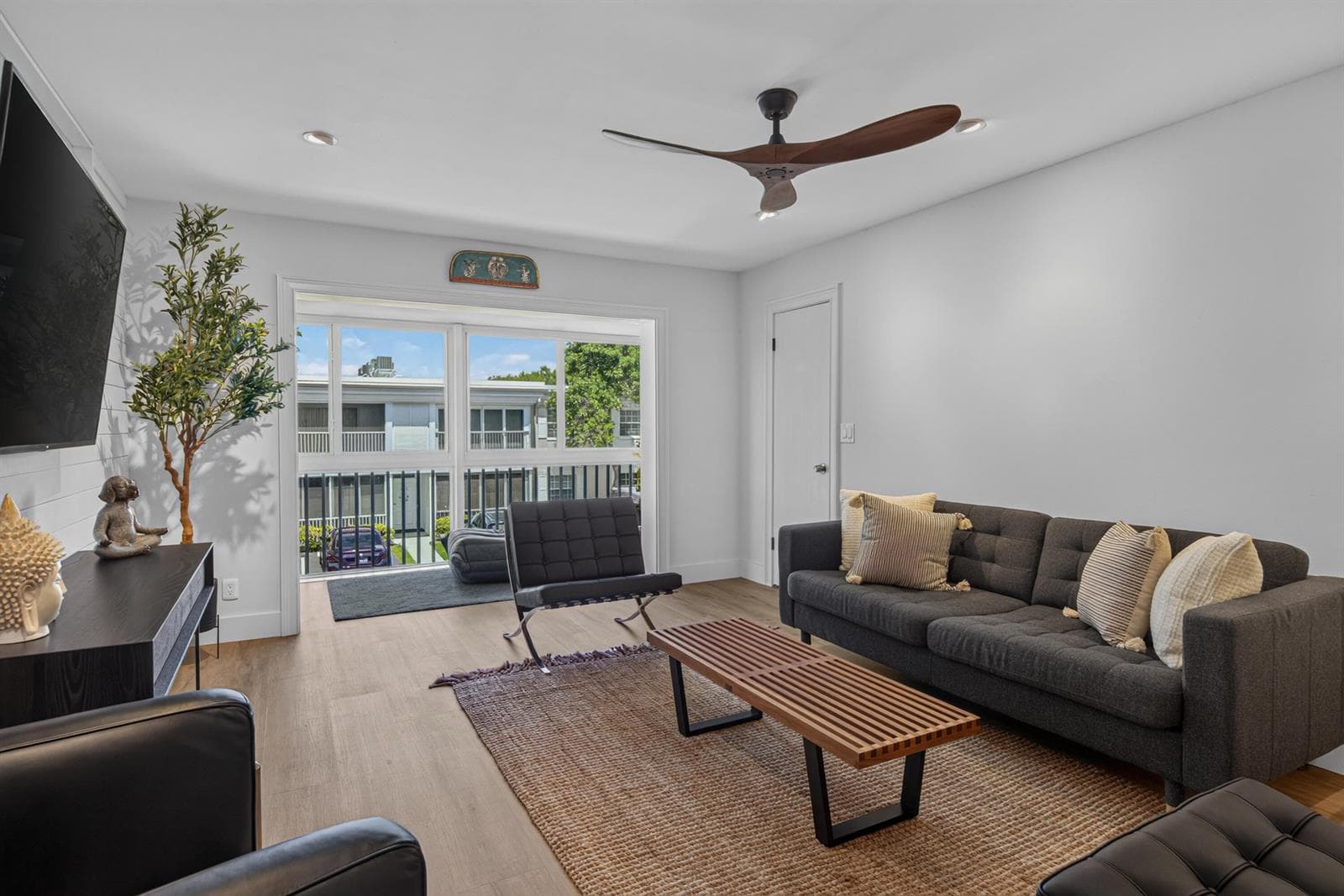 6515 Bay Club Drive 4 photo 17
