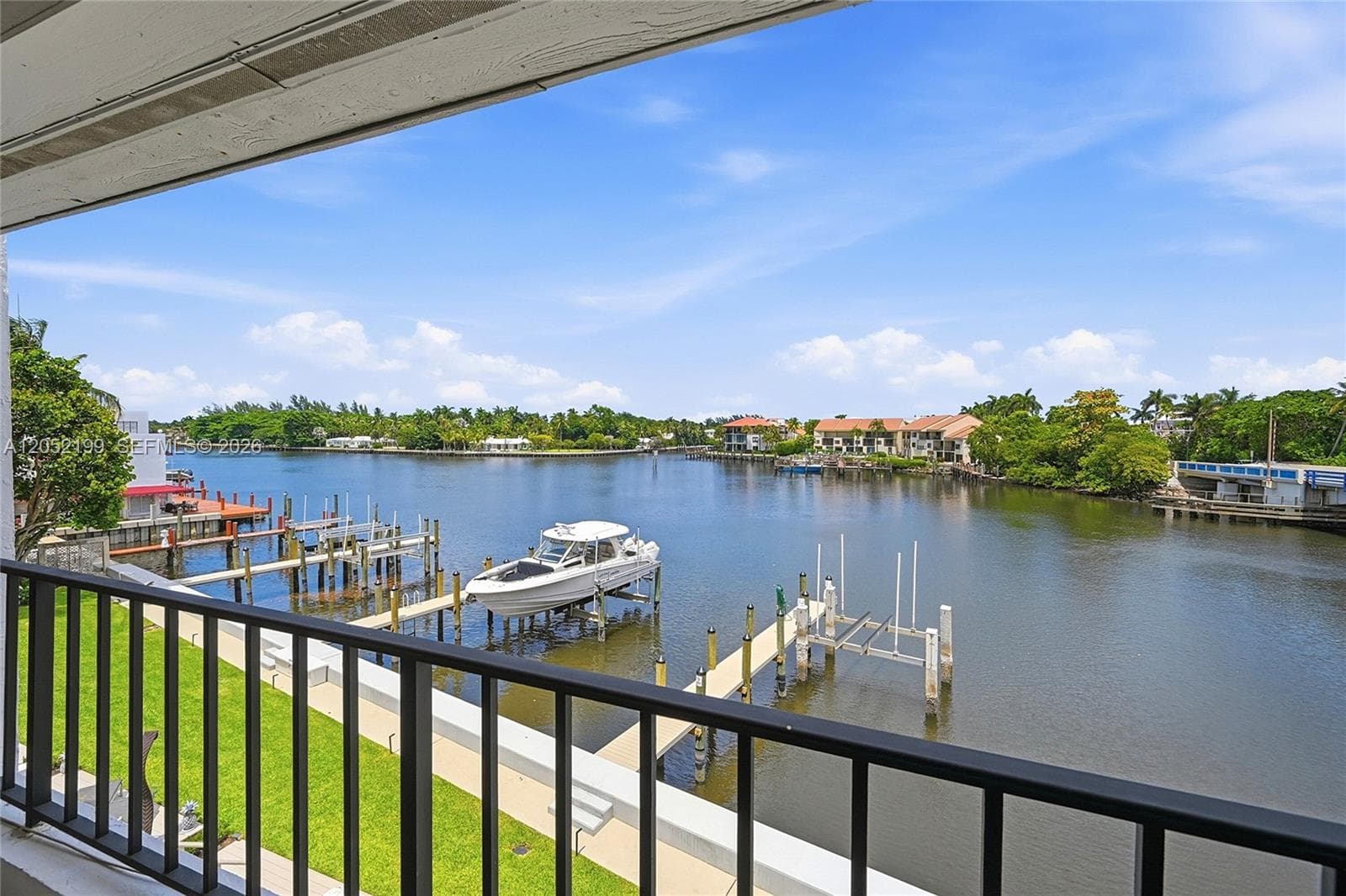 801 Palm Trl 10 photo 18