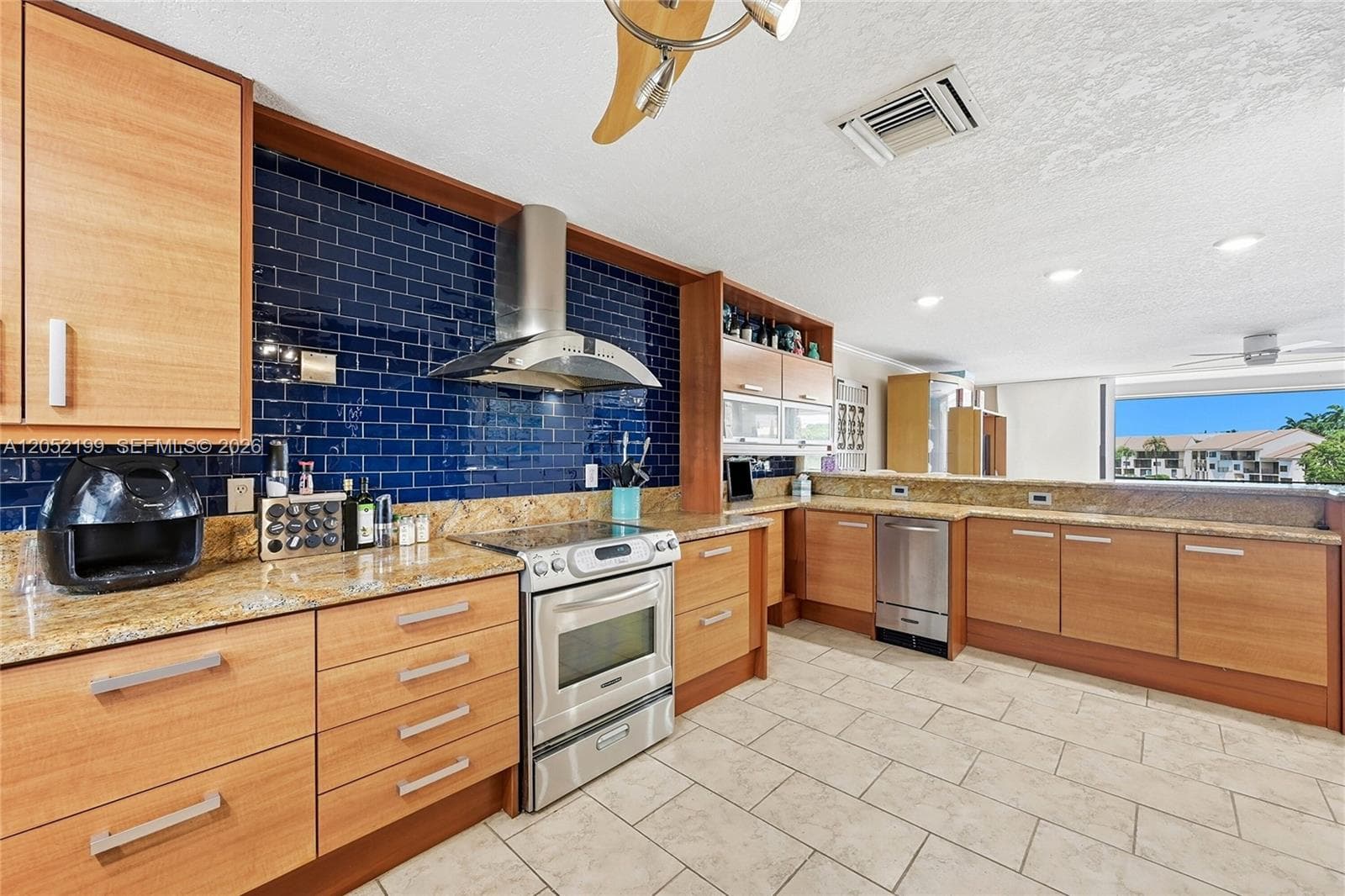 801 Palm Trl 10 photo 11