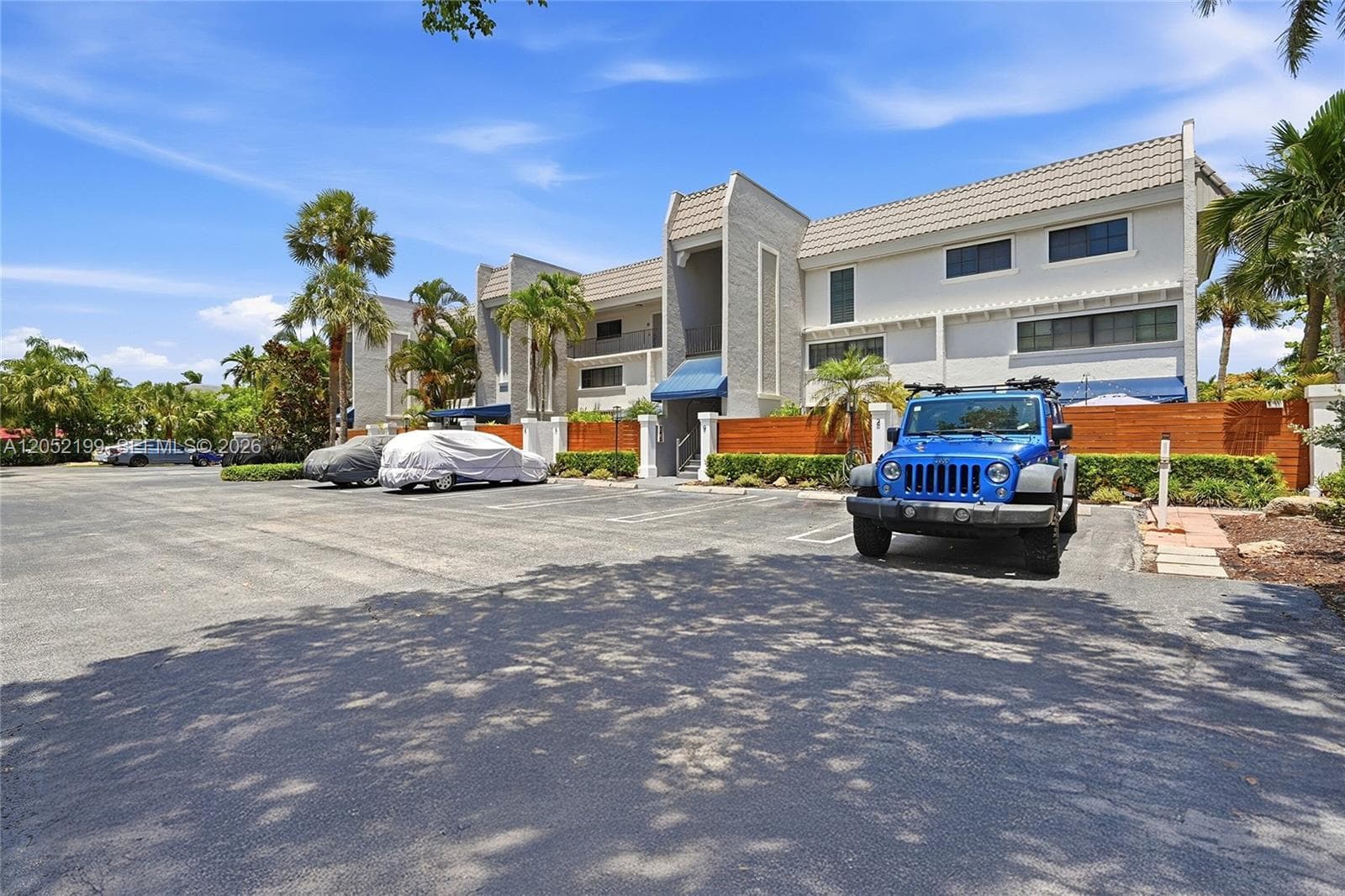 801 Palm Trl 10 photo 4