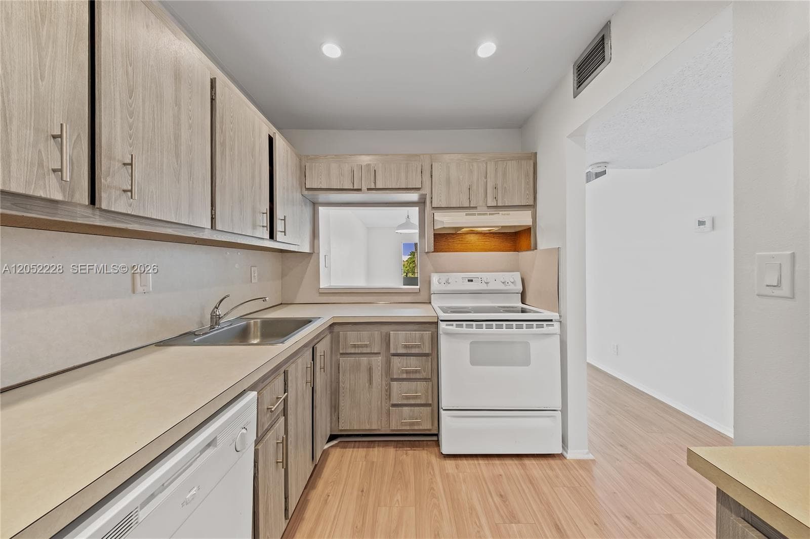 7900 CAMINO CR 303 photo 10