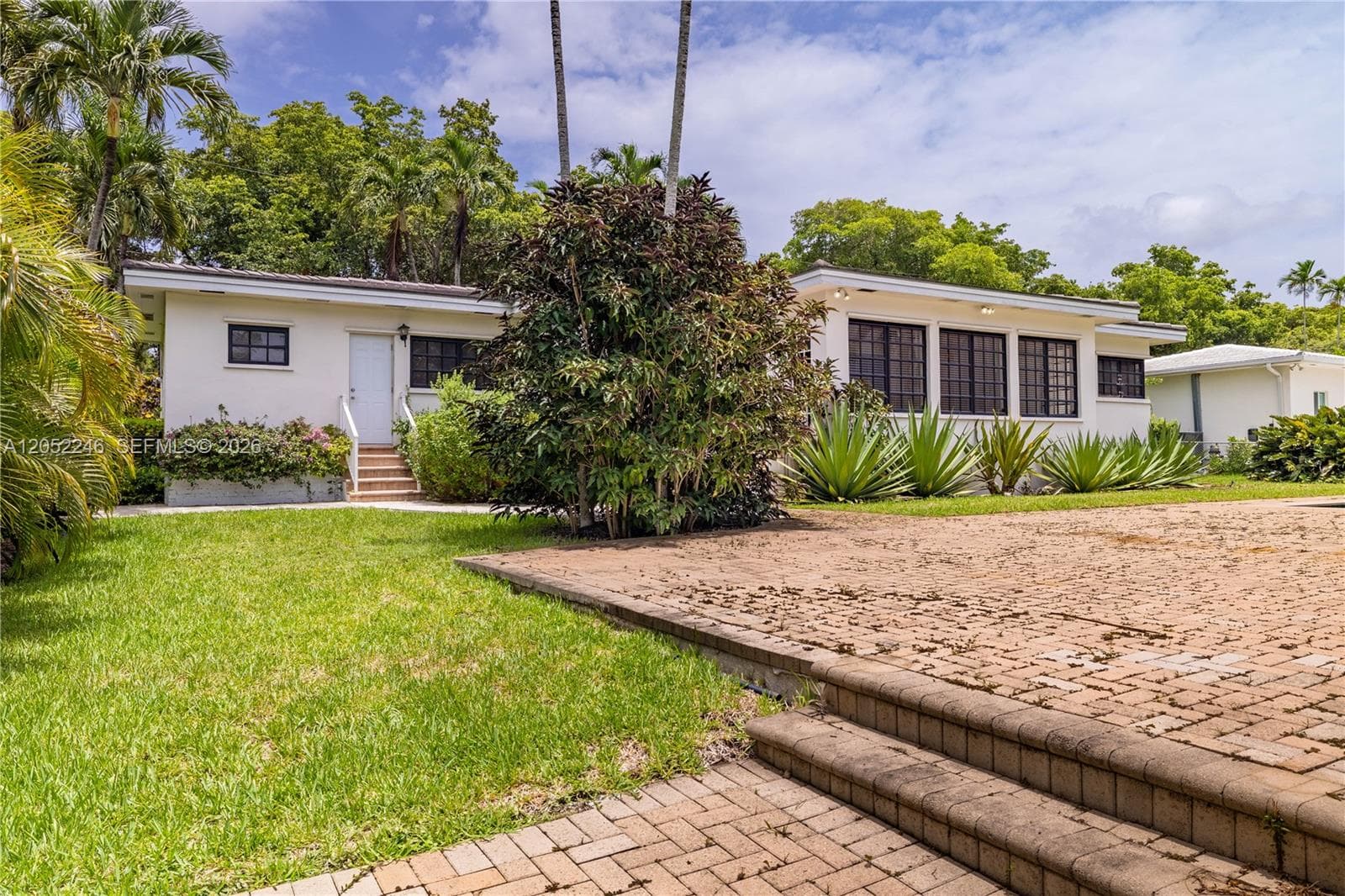740 Jeronimo Dr photo 19