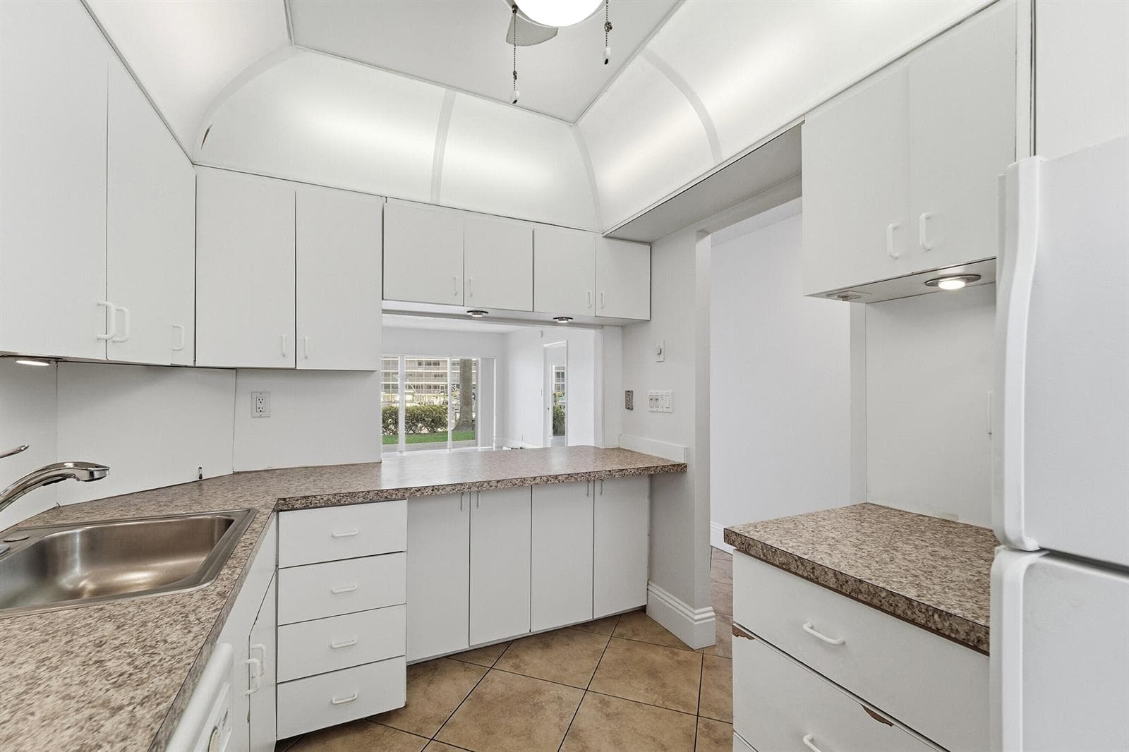 1427 E Hillsboro Boulevard 123 photo 13