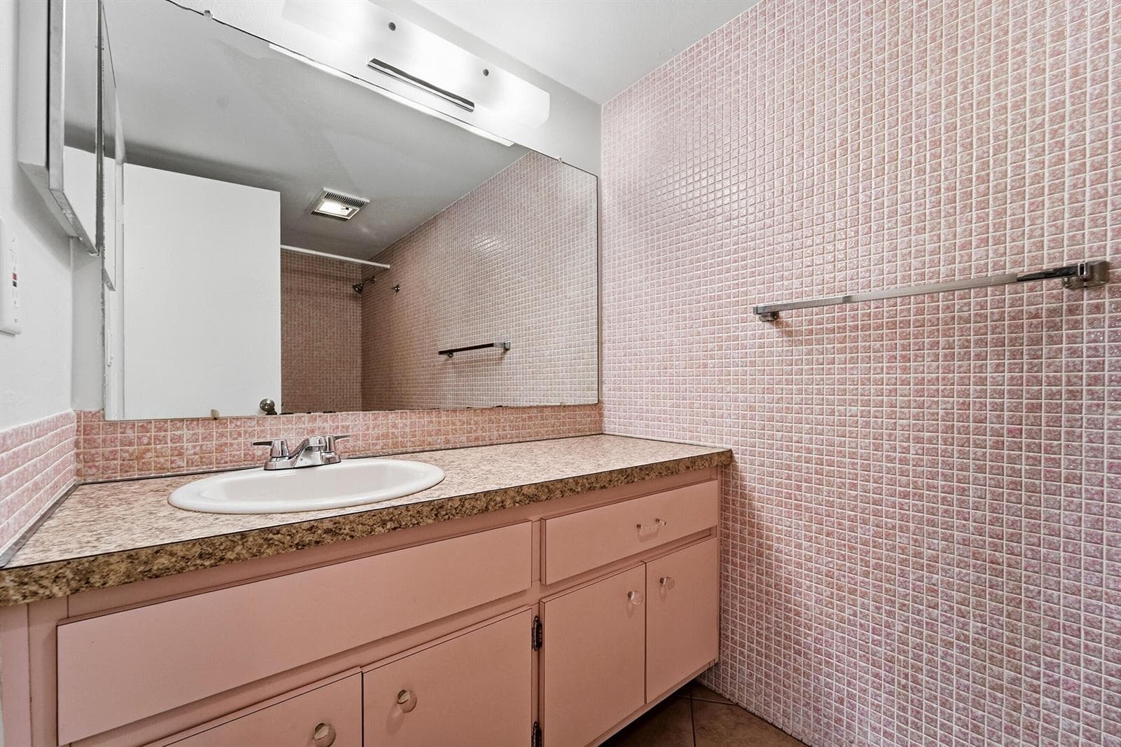 1427 E Hillsboro Boulevard 123 photo 18