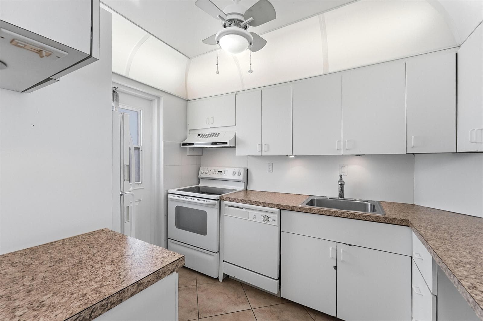 1427 E Hillsboro Boulevard 123 photo 11