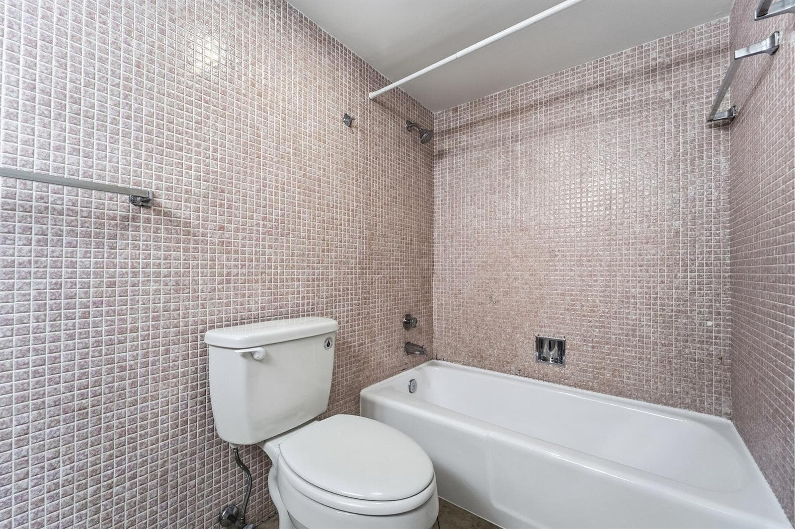 1427 E Hillsboro Boulevard 123 photo 19
