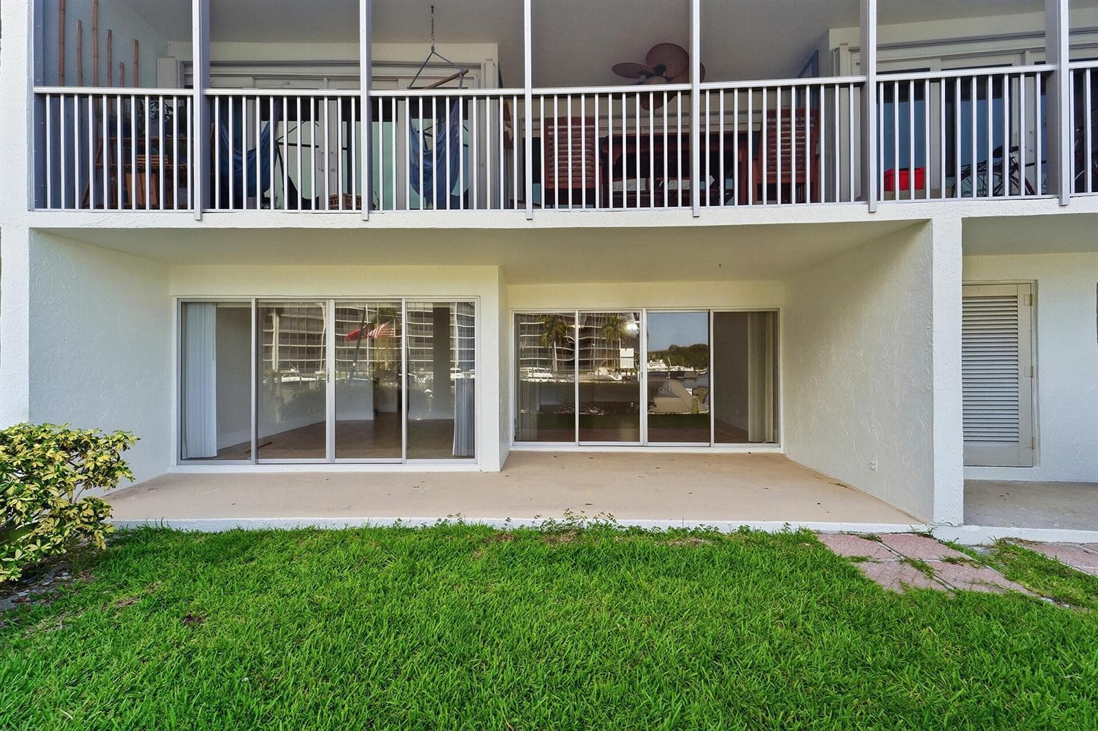1427 E Hillsboro Boulevard 123 photo 4