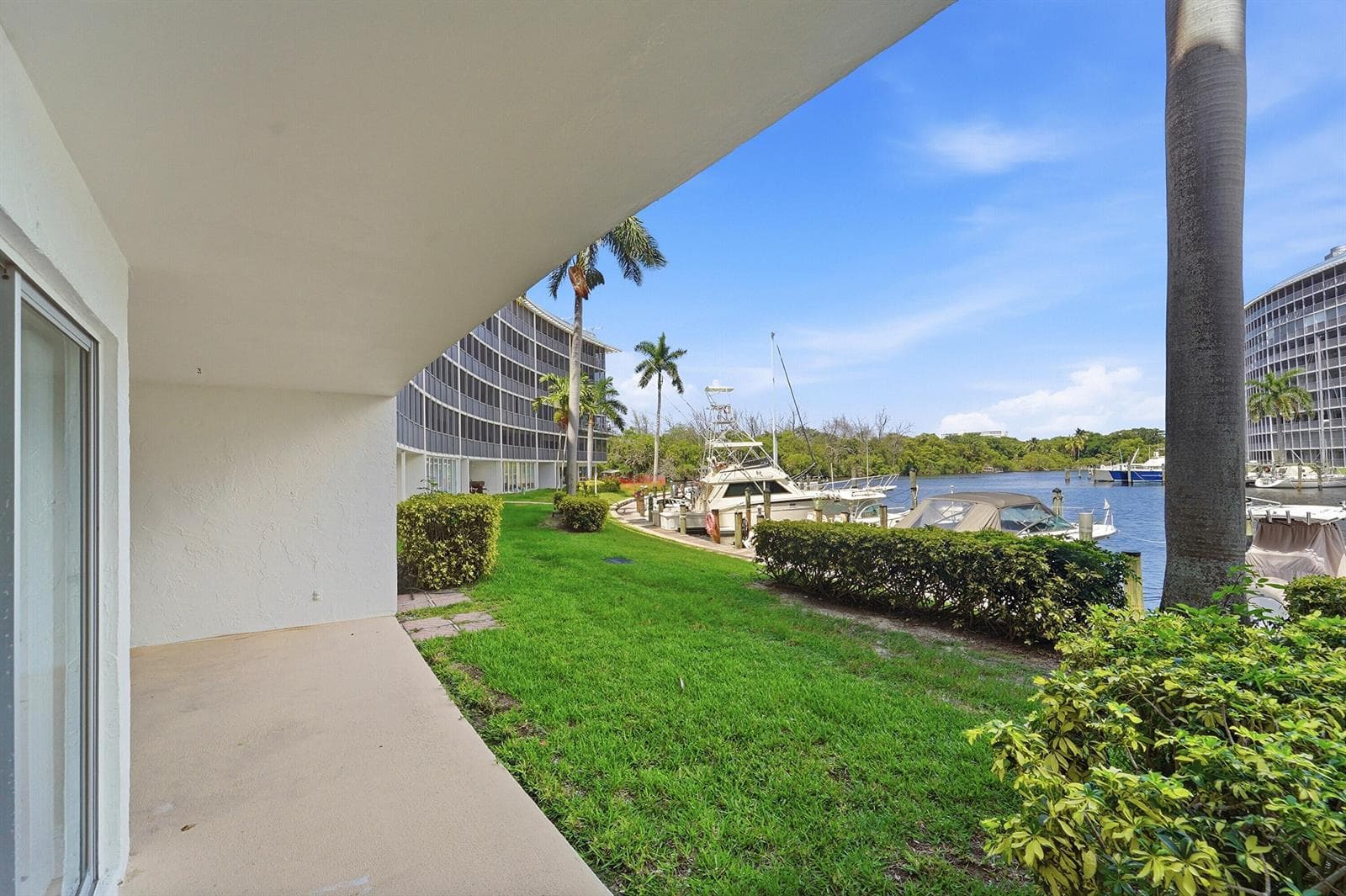 1427 E Hillsboro Boulevard 123 photo 21